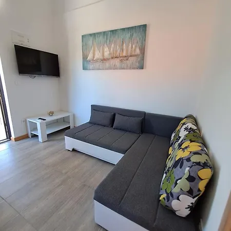 Neli Lägenhetshotell