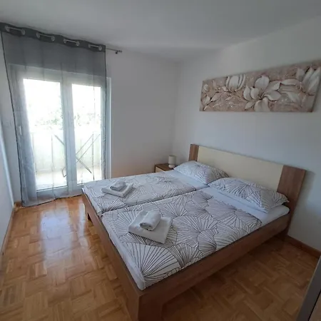 Neli Lägenhetshotell Vinišće