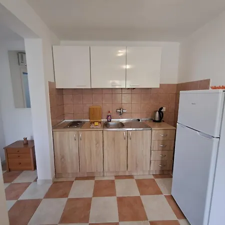 Neli Aparthotel 3*