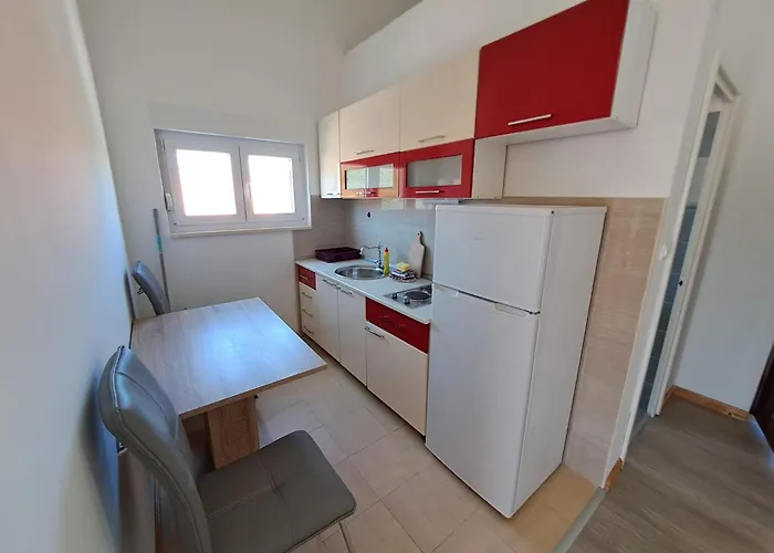 Neli Apartahotel 3*