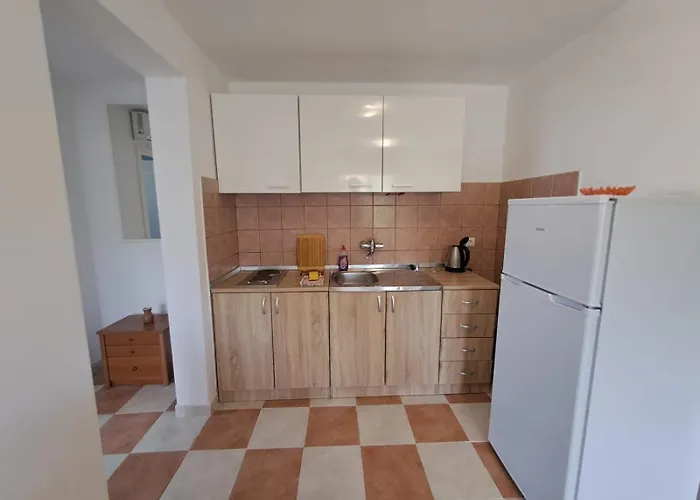 Neli Apartahotel 3*