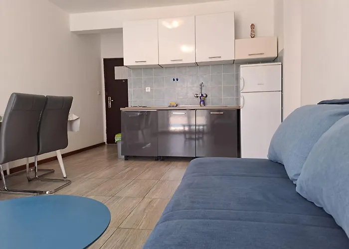Neli Apartahotel 3*